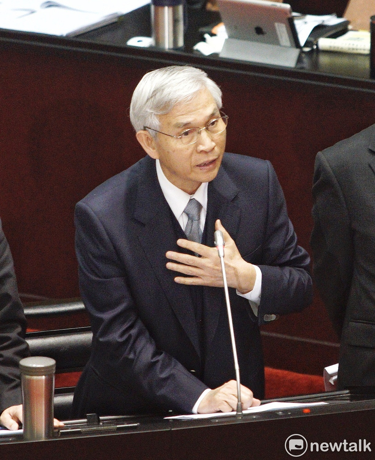 中央銀行總裁楊金龍今天出席立法院財政委員會進行專案報告並備詢，回應比特幣議題。 圖：張良一/攝（資料照片）