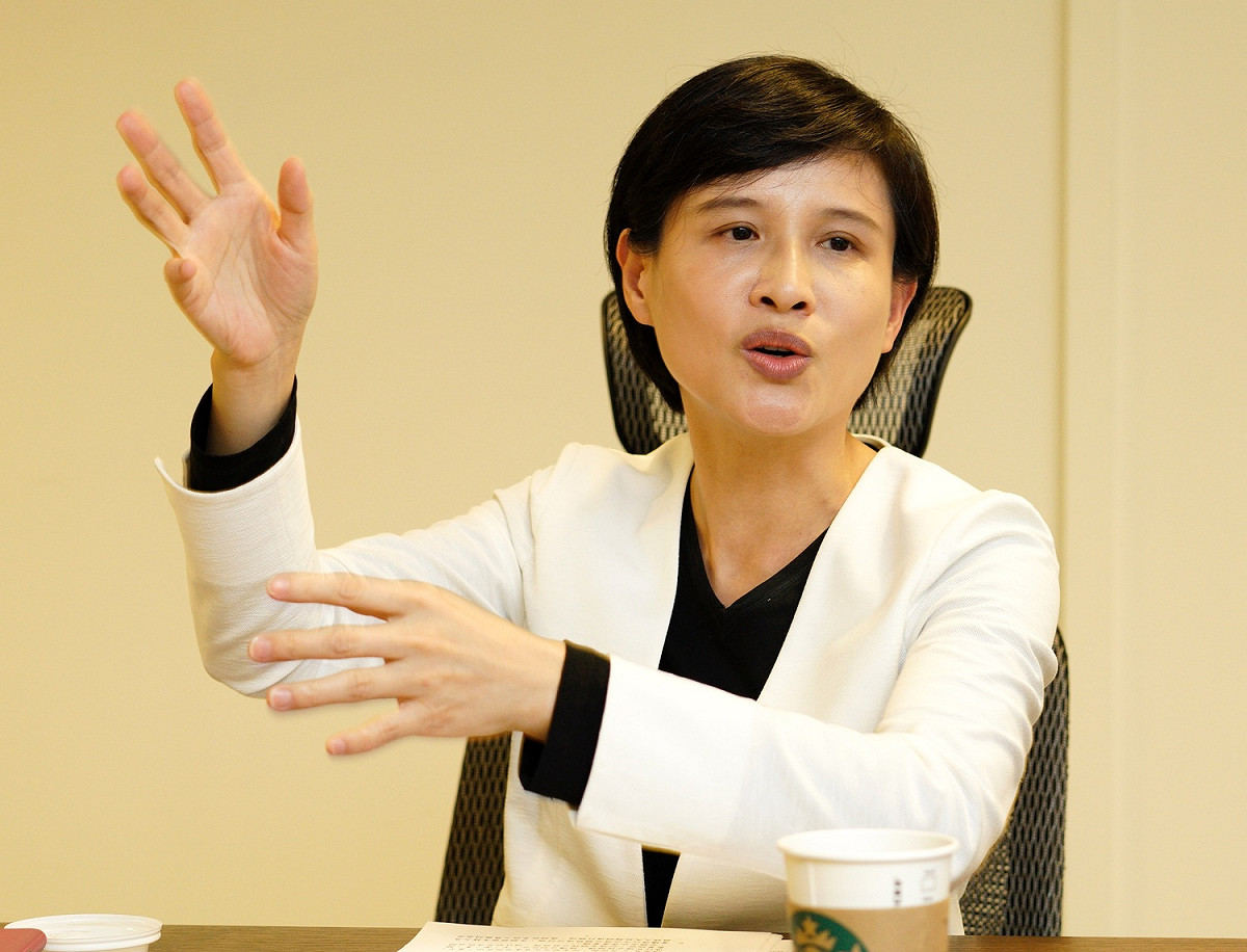 文化部長鄭麗君接受新頭殼專訪。 圖：張良一/攝