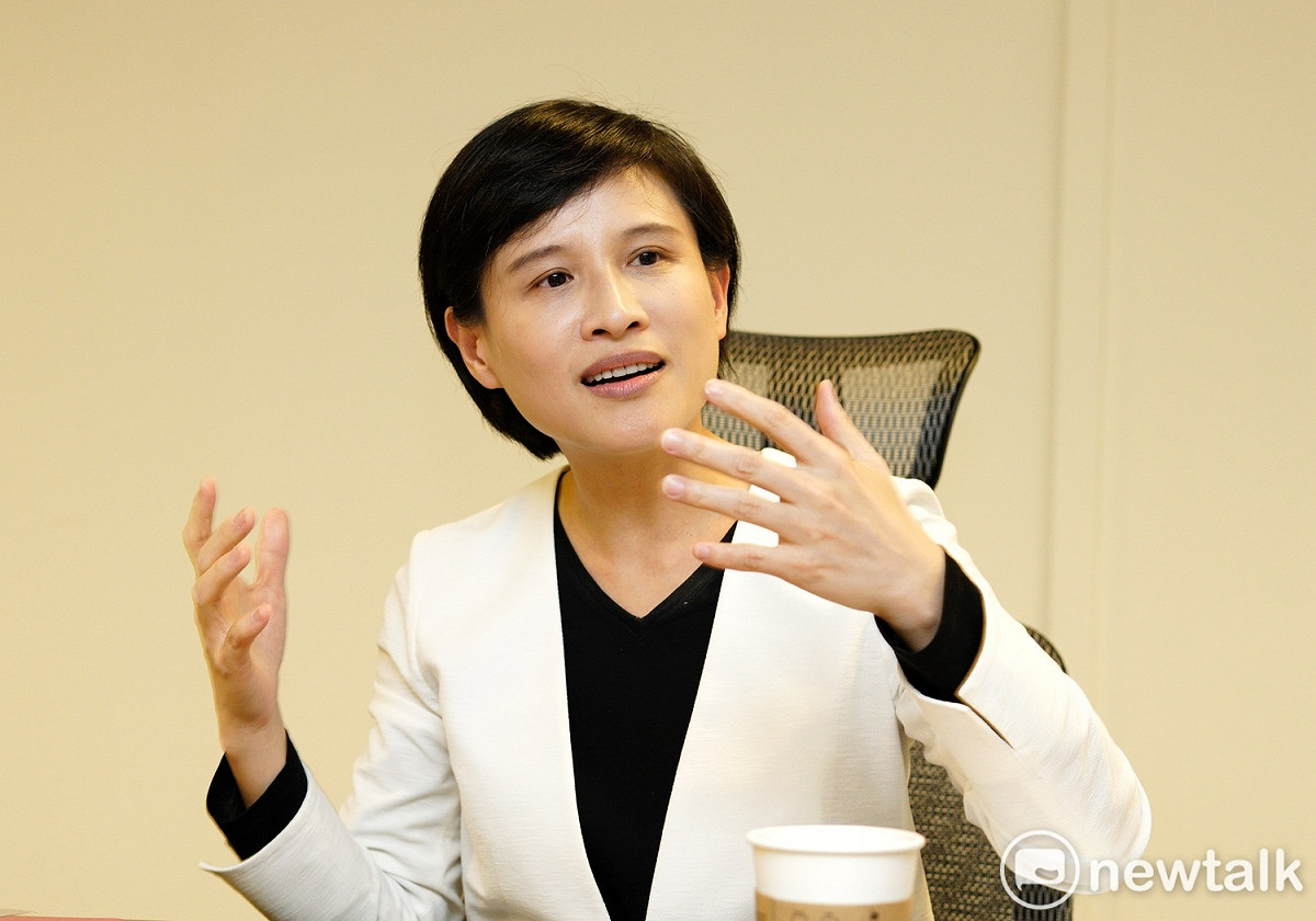 文化部長鄭麗君接受新頭殼專訪。 圖：張良一/攝