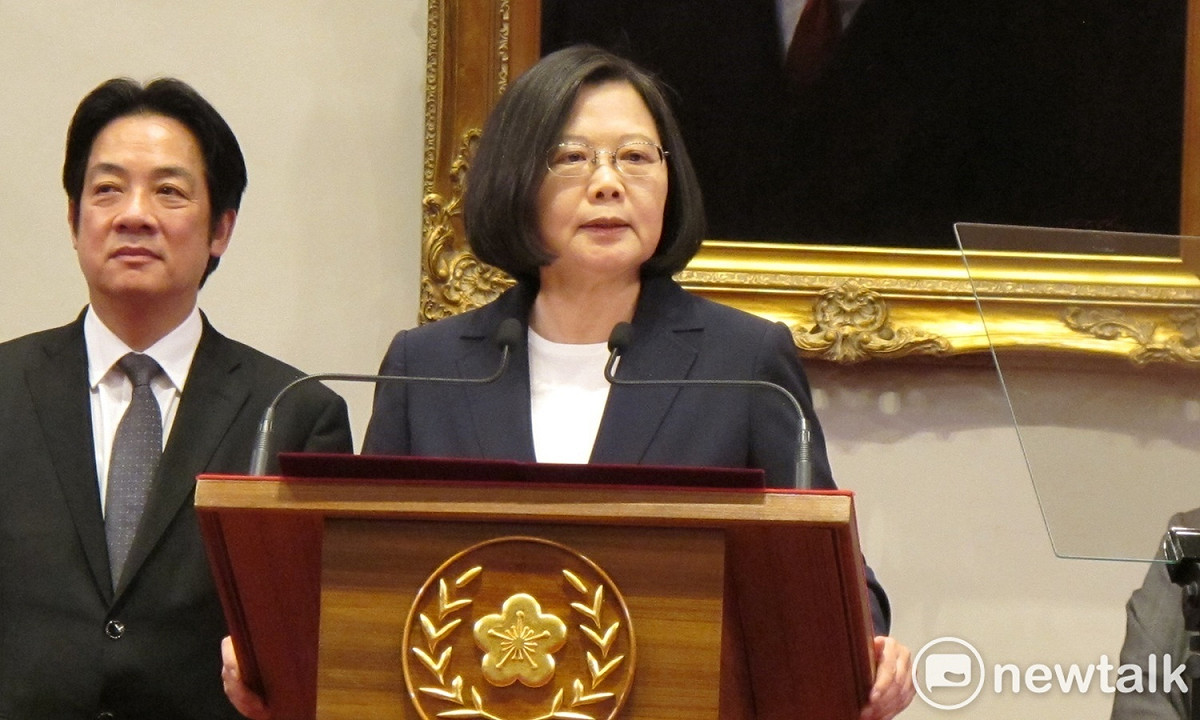 針對布吉納法索斷交事宜，總統蔡英文24日與行政院長賴清德、總統府秘書長陳菊、國安會秘書長李大維、外交部長吳釗燮及陸委會主委陳明通召開記者會。 圖：新頭殼資料照片