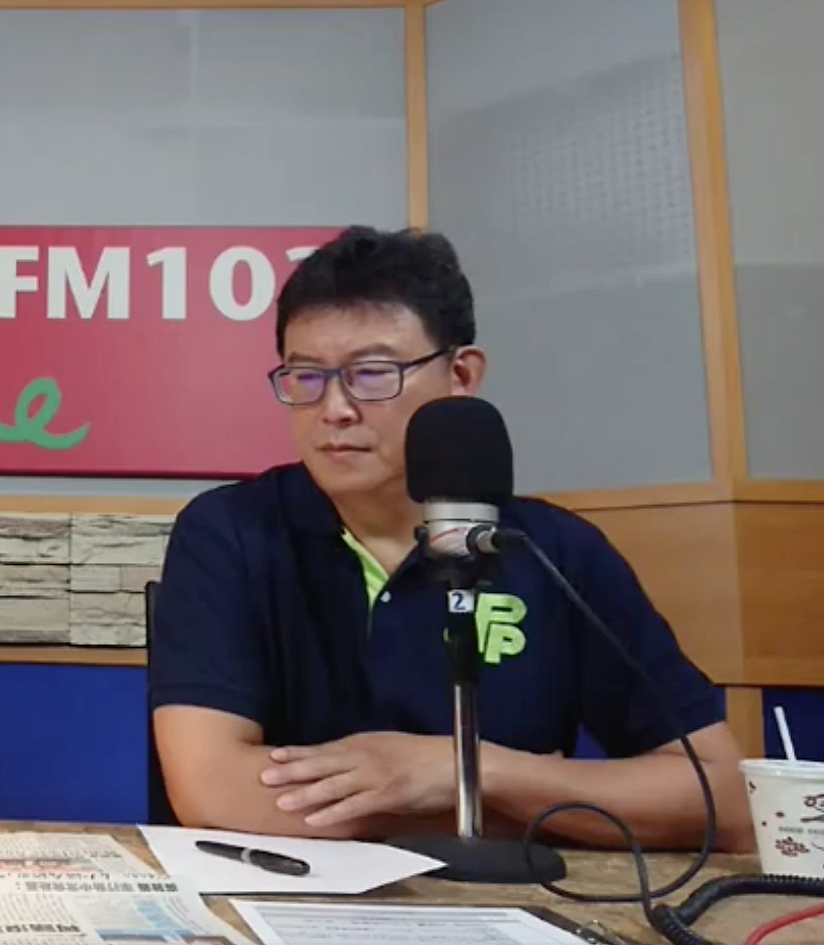 今（9）日，民進黨台北市長參選人姚文智上電台接受專訪。 圖：翻攝自蘭萱時間臉書粉絲頁