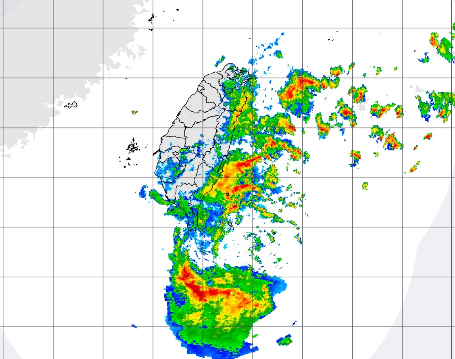 受熱帶性低氣壓影響，台東縣政府早上緊急宣布，蘭嶼鄉今（10）下午停班停課。 圖：翻攝自中央氣象局