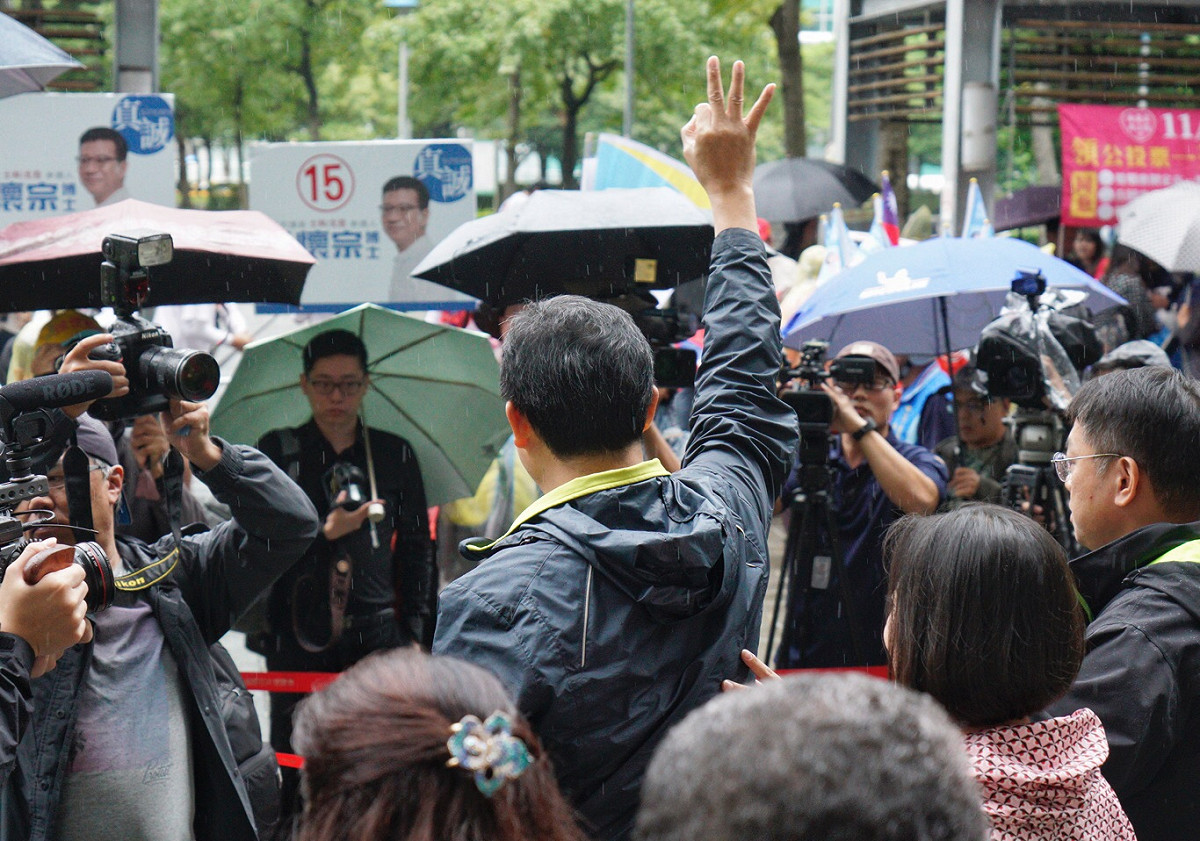 民進黨籍台北市長候選人姚文智抽中3號籤。 圖：張良一/攝