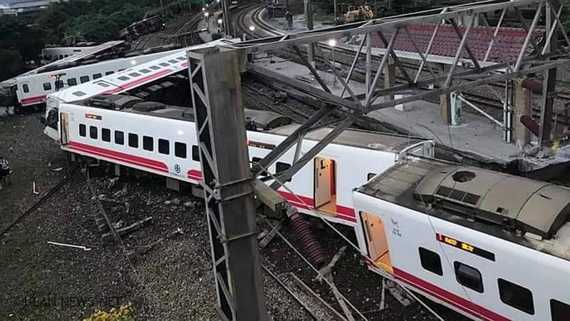 台鐵6432次普悠瑪列車10月21日發生出軌意外，造成18人死亡、215人受傷。台鐵表示，至今已經陸續進行和解與賠償事宜，並針對肇因改善。 圖：新頭殼資料照片