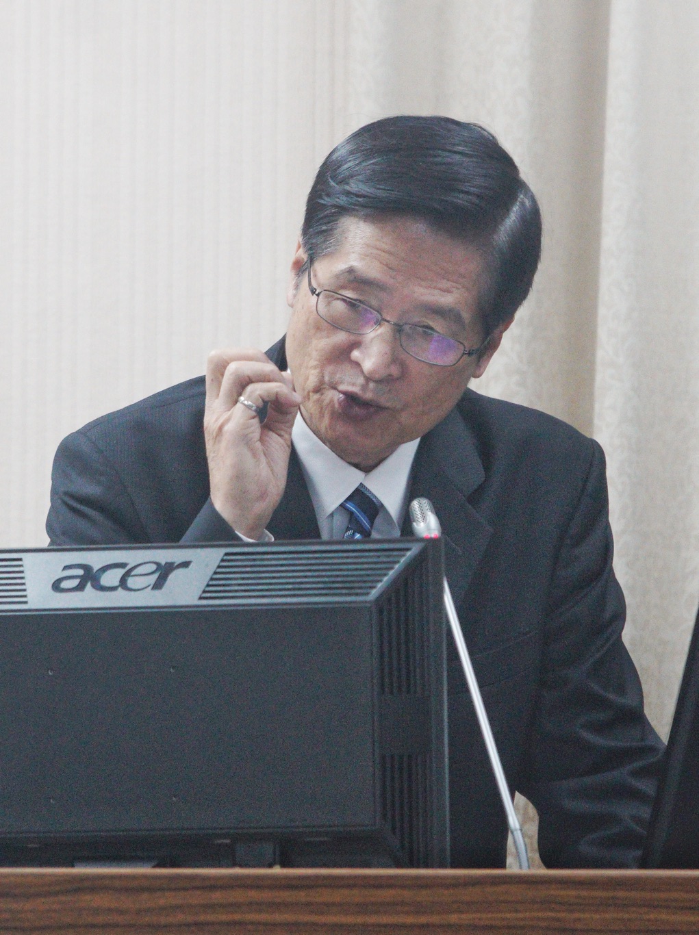國防部長嚴德發在立院外交及國防委會員備詢。 圖：張良一/攝
