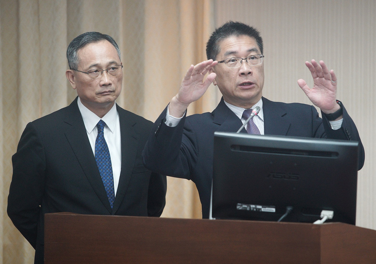 內政部長徐國勇、警政署長陳家欽在立院內政委員會備詢。 圖：張良一/攝