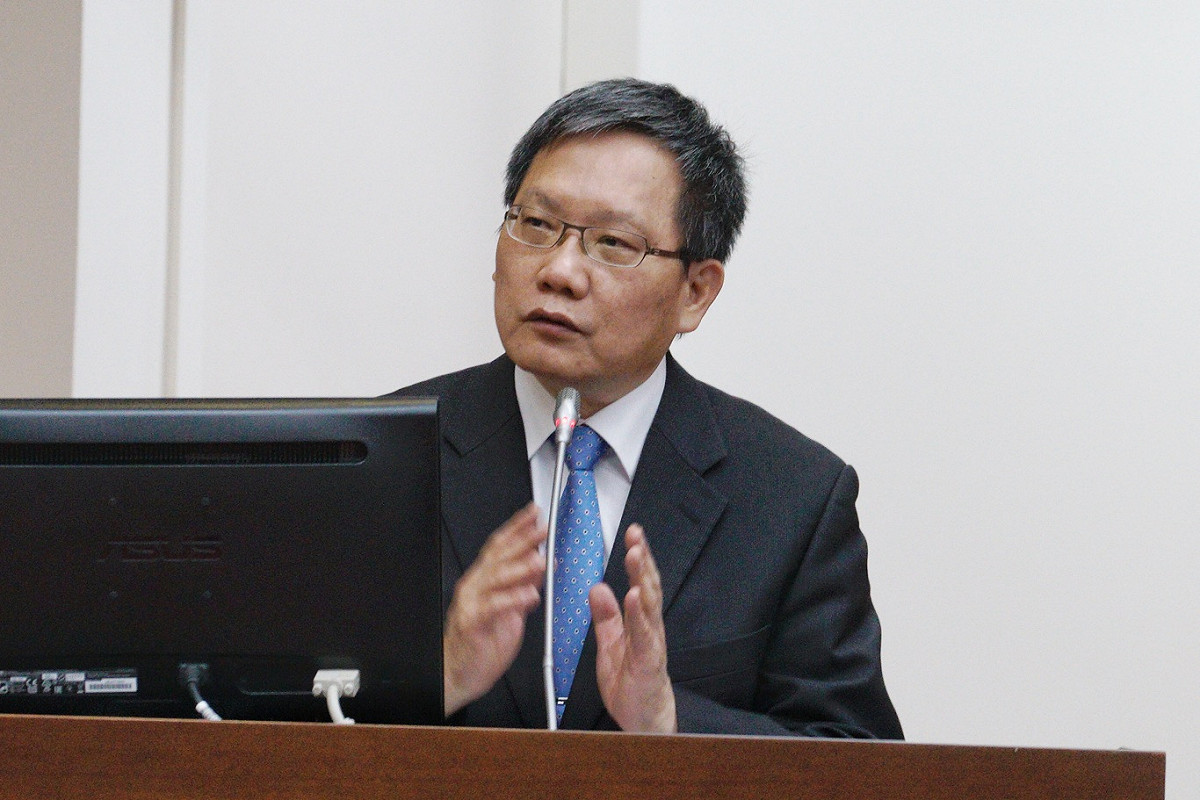 財政部長蘇建榮在立院財委會委員會備詢時指出，公股行庫的人士核定權在行政院，財政部則有建議權。 圖：張良一/攝（資料照片）