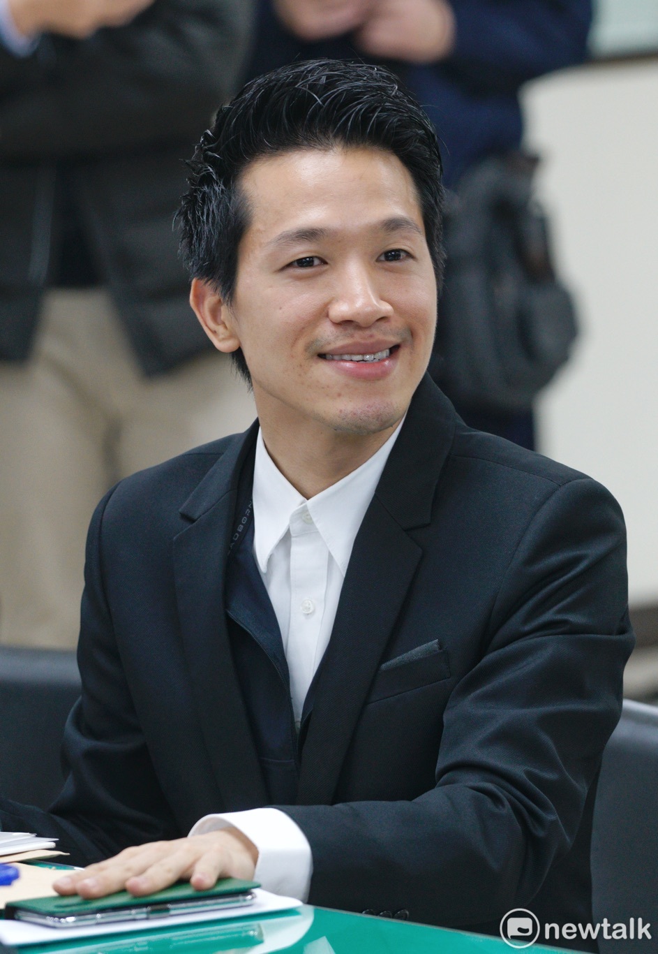 曾在台北市議員士林、北投選戰中拿下第一高票的何志偉，將代表民進黨參選台北市立委補選。 圖：張良一/攝