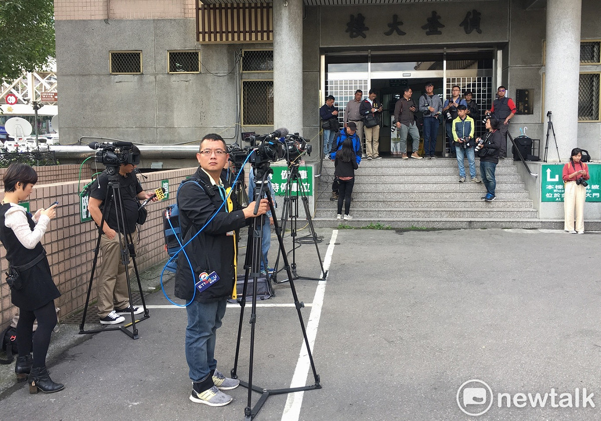 前立委高志鵬被依圖利罪判處4年6月定讞，原訂今(10)日應到新北地檢報到入監，但高向北檢表明下周二才要向北檢報到，再度放鴿子。 圖：張良一/攝