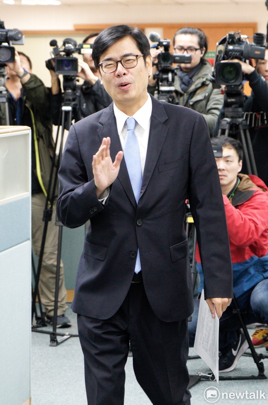 面對高雄市長韓國瑜選總統的問題，行政院副院長陳其邁表示，「我們對韓市長都有很高期待，選不選總統，這個要問韓市長，我沒有任何評論。」 圖：張良一／攝（資料照片）