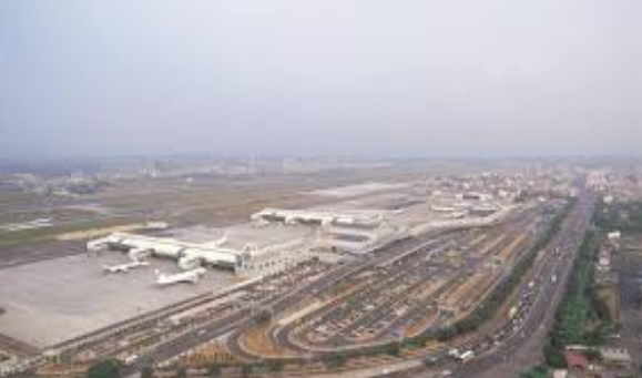 小港機場鳥瞰圖 圖 : 翻攝自kia.gov.tw