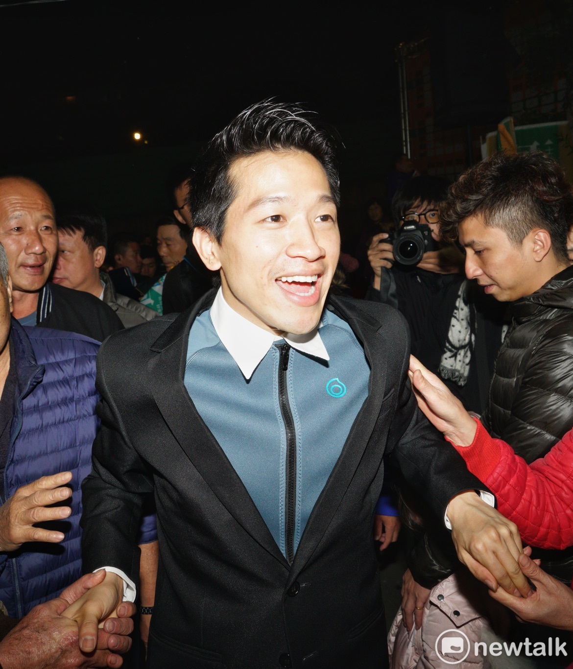 何志偉選後發表當選感言之餘，也批評柯P團隊立委候選人陳思宇，不斷抹黑他及支持他的選民。 圖：張良一/攝