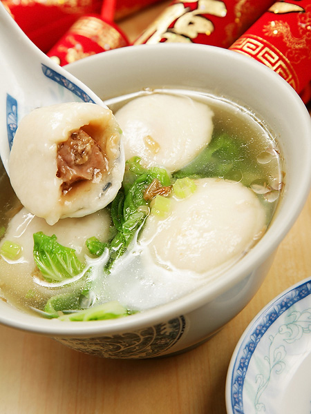 施家鮮肉湯圓招牌就是鮮肉湯圓，強調百分百的純糯米湯圓，吃起來Q彈可口。 圖：取自施家鮮肉湯圓官網