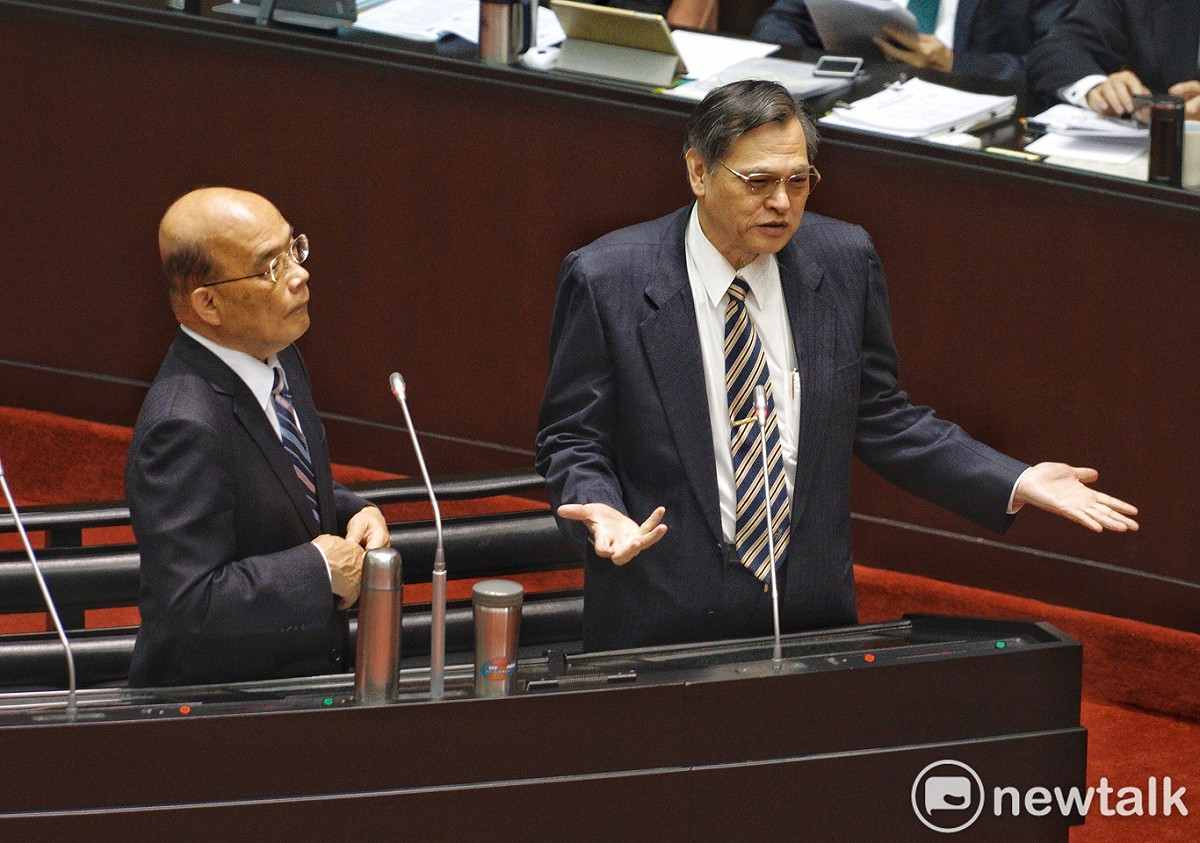 行政院長蘇貞昌、陸委會主委陳明通在立法院院會備詢。 圖：張良一/攝