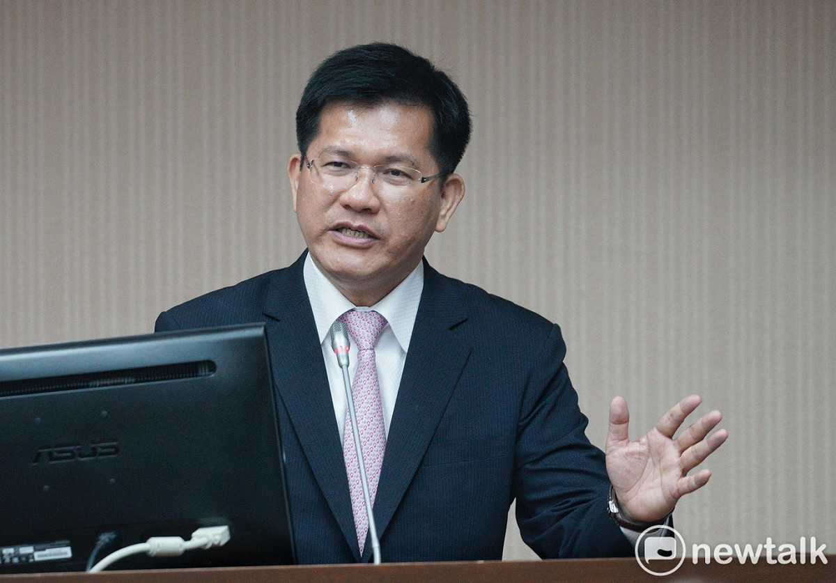 交通部長林佳龍傳出不滿普悠瑪調查報告，今（13）日受訪表示「沒有發飆或震怒，我是心痛」。 圖：張良一/攝（資料照片）