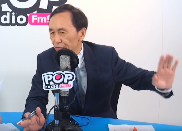 《美麗島電子報》董事長吳子嘉遭民進黨台北市黨部開鍘。 圖：翻攝自POP Radio頻道