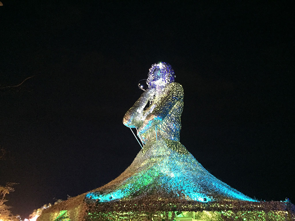 即便燈會結束，國際交流區的「海之女神」將永續留置原地成為大鵬灣當地的特色地景。 圖：交通部觀光局/提供