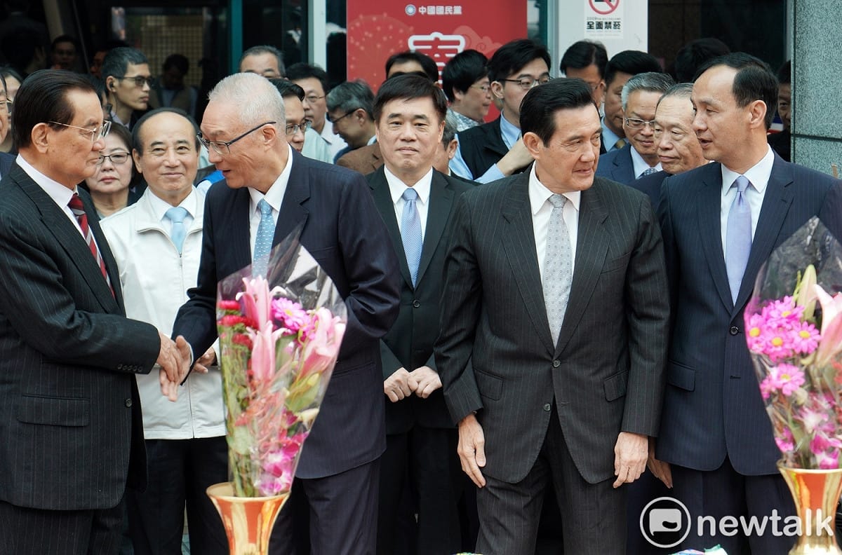 國民黨主席吳敦義、前總統馬英九、前新北市長朱立倫和前立法院長王金平共同出席國民黨中央舉行的「恭祝福德正神聖誕千秋」祭典。 圖：張良一/攝