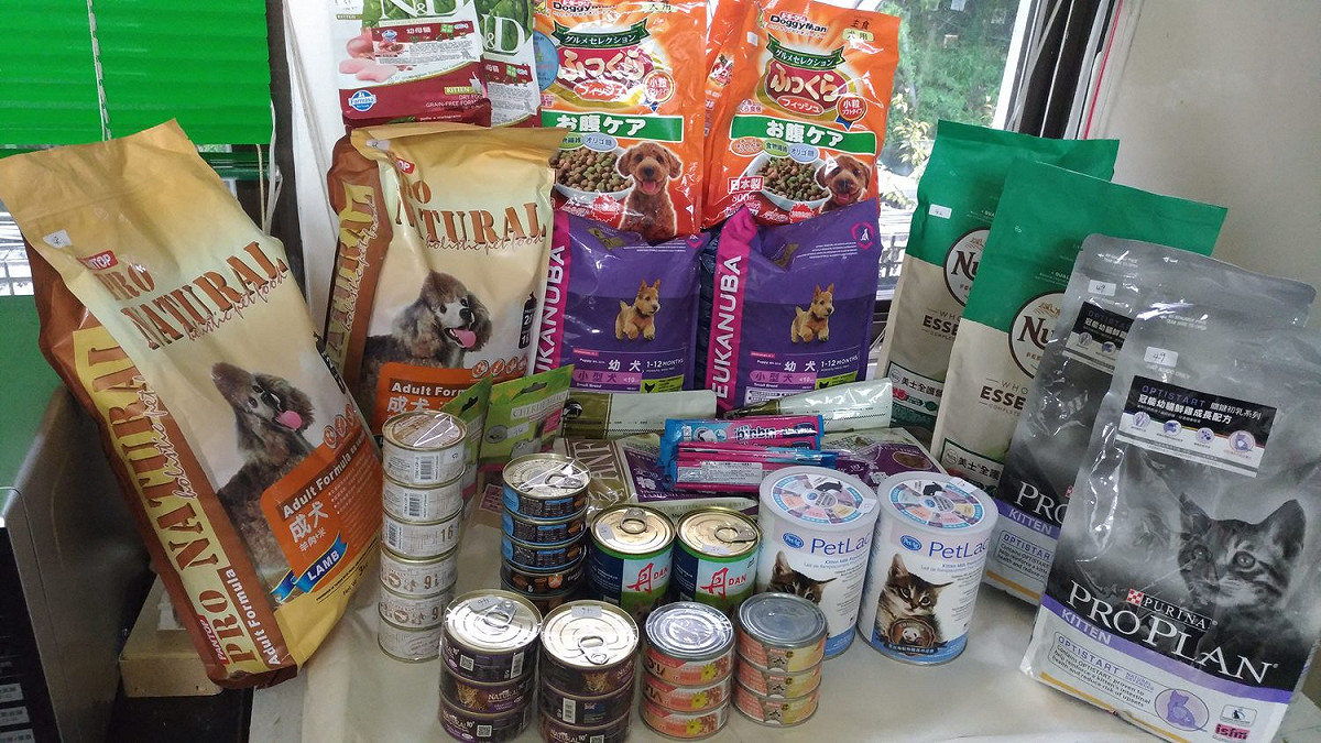 台北市動保處每年都會進行市售寵物食品內容物抽驗檢測。 圖：台北市動物保護處/提供
