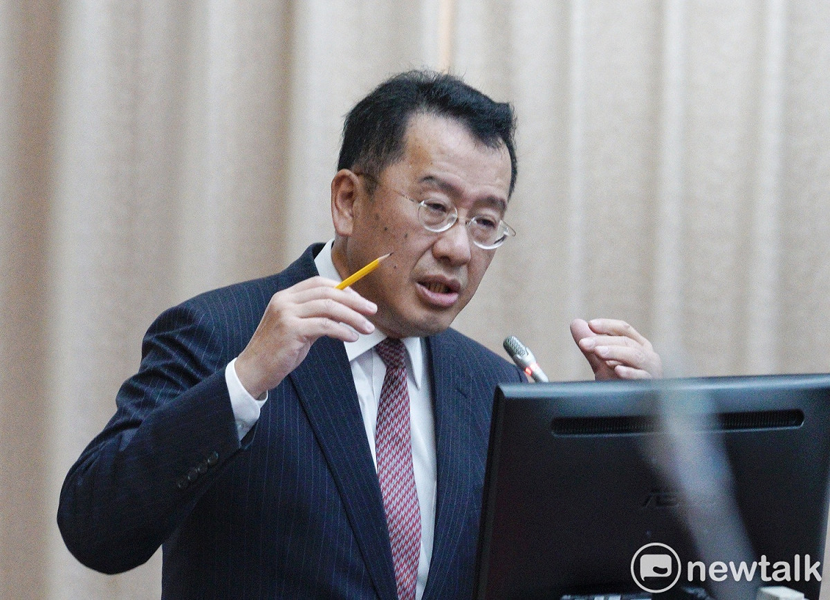 金管會要求金控家族持股透明化，股東申報必須申報實質受益人以及最終控制權人。圖為金管會主委顧立雄 圖：張良一/攝