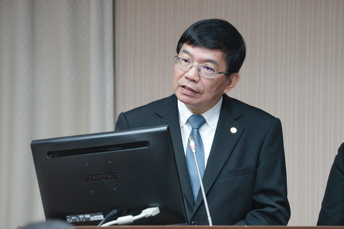 交通部次長王國材在交通委員會備詢回應Uber爭議問題 圖：張良一/攝