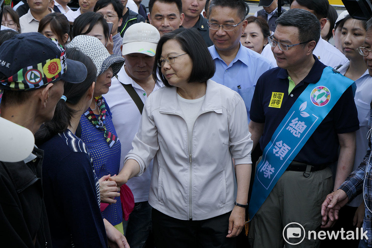 總統蔡英文與民進黨主席卓榮泰參加廢核大遊行。 資料照片：張良一/攝