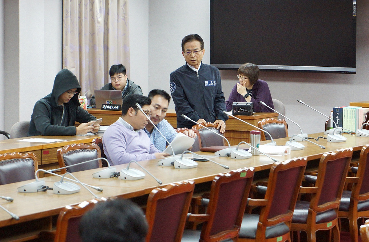 立院朝野黨團協商「司法院釋字第七四八號解釋施行法草案」和「公投第12案施行法草案」。 圖：張良一/攝