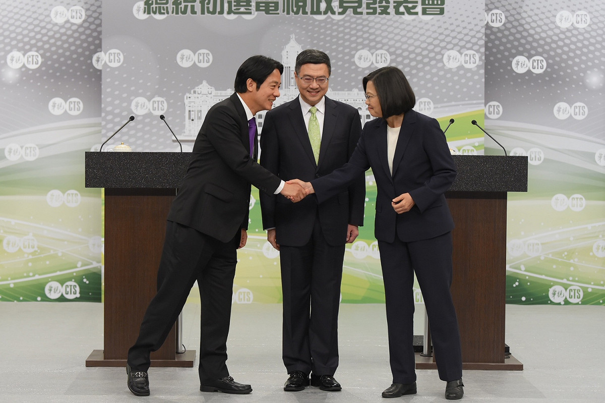 前行政院長賴清德與總統蔡英文日前參加民進黨總統初選電視政見發表會。 圖：民進黨/提供（資料照片）