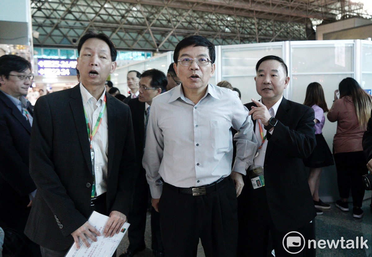 交通部次長王國材赴桃機視察長榮罷工後地勤第一線狀況。 圖：張良一/攝