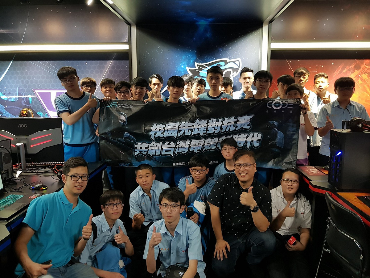 南強工商電競專班全體與製作團隊合照 圖：競鋒國際／提供