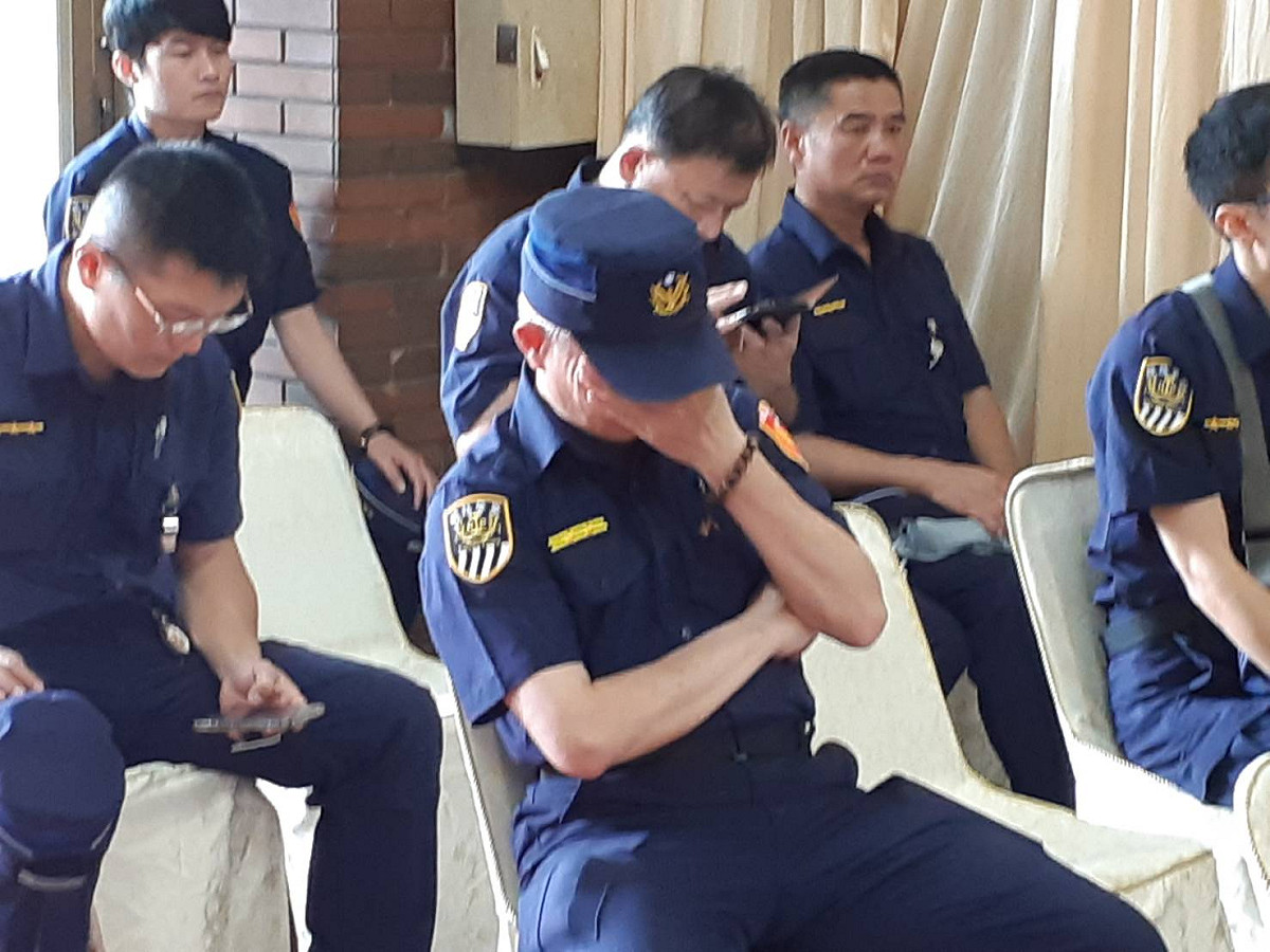 鐵路警察李承翰殉職，同事哀傷不已。 圖：蔡坤龍/攝（資料照）
