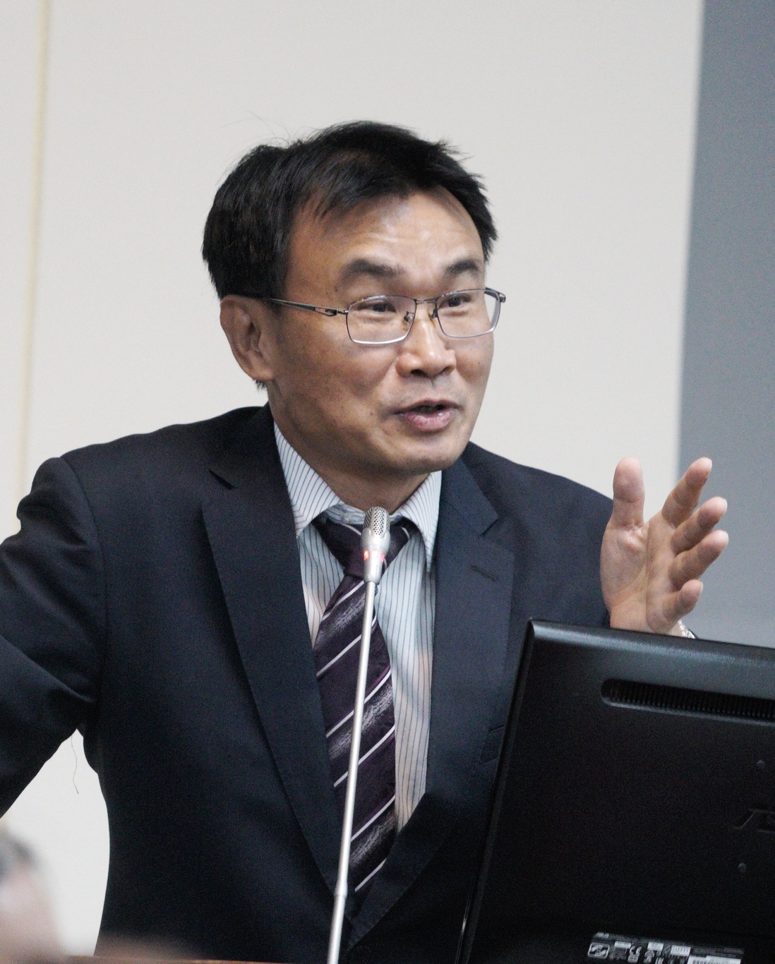 農委會主委陳吉仲表示，台灣防疫措施在亞洲居領先地位，願意與大陸合作防堵非洲豬瘟。 圖：張良一/攝 (資料照)