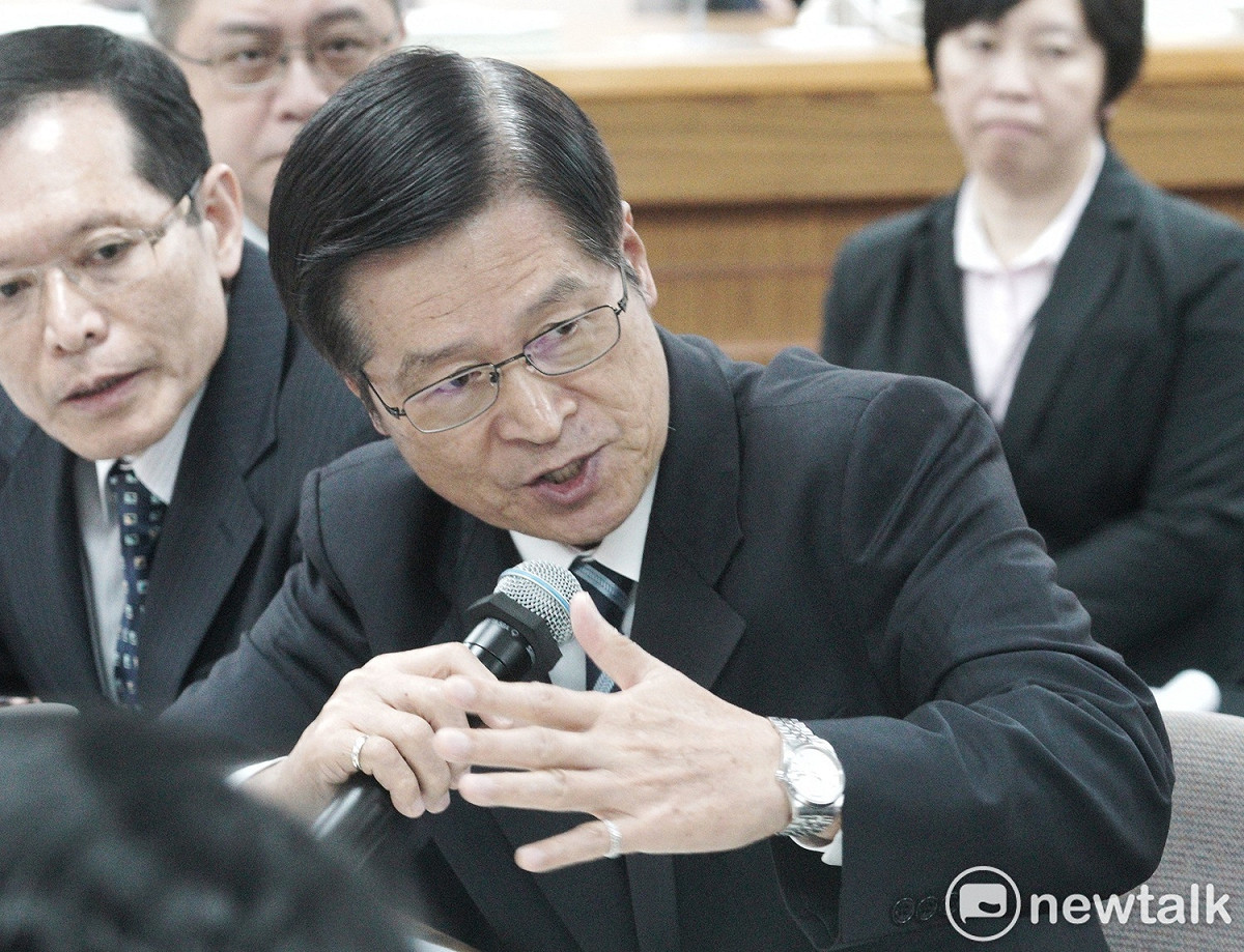 國防部長嚴德發在立院外交及國防委員會備詢。 圖：張良一/攝