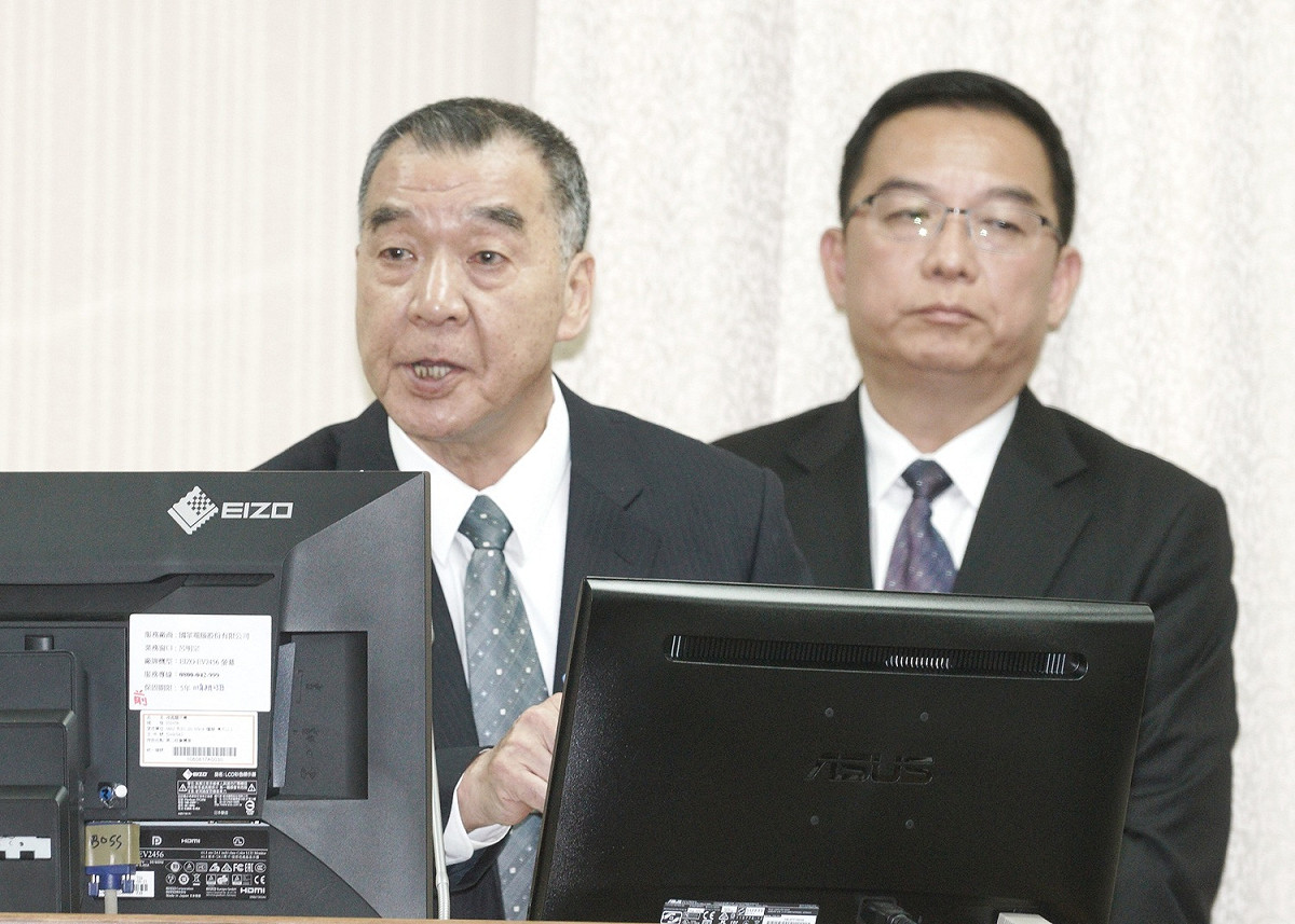 國安局長邱國正、特勤中心副指揮官周廣齊在立院外交及國防委員會備詢。 圖：張良一/攝