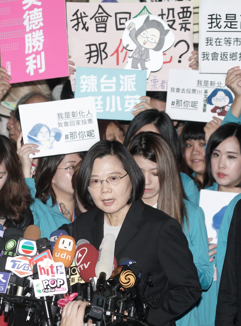 民進黨正副總統候選人蔡英文賴清德到中選會登記參選正副總統後受訪。 圖：張良一/攝