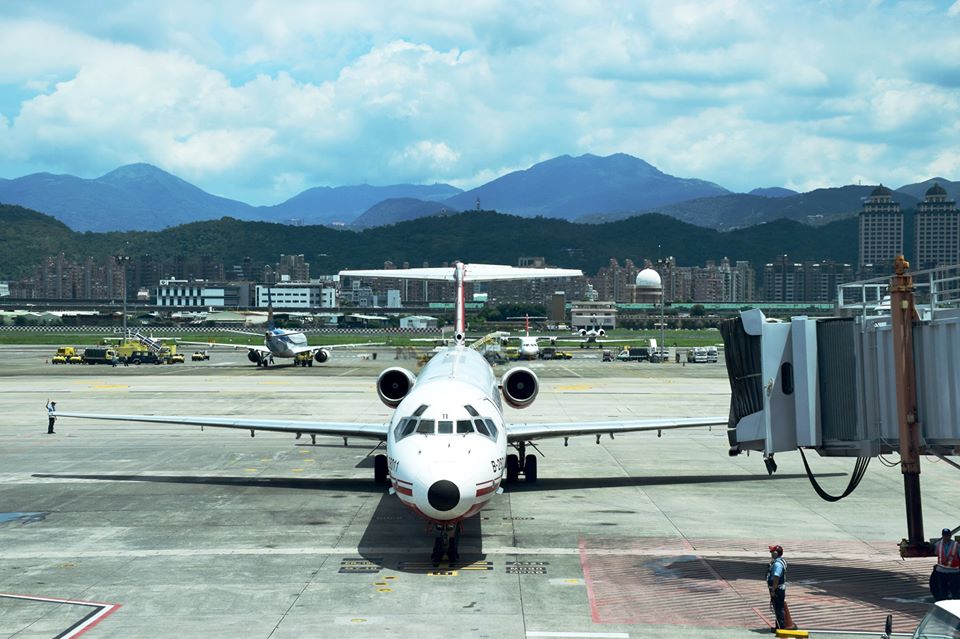 遠東航空今（12）日票務突然暫停，遠航官方網站也正式貼出停航訊息，明（13）日起正式停止航運 圖：取自遠東航空粉絲專頁