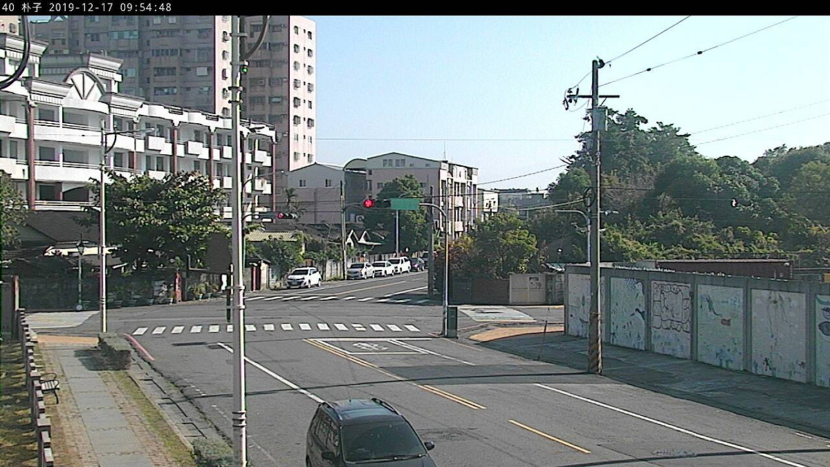 根據環保署空氣品質監測網監測指出，西半部有28測站達「對敏感族群不健康」的橘色等級(圖為朴子監測站畫面) 圖：取自環保署空氣品質監測網