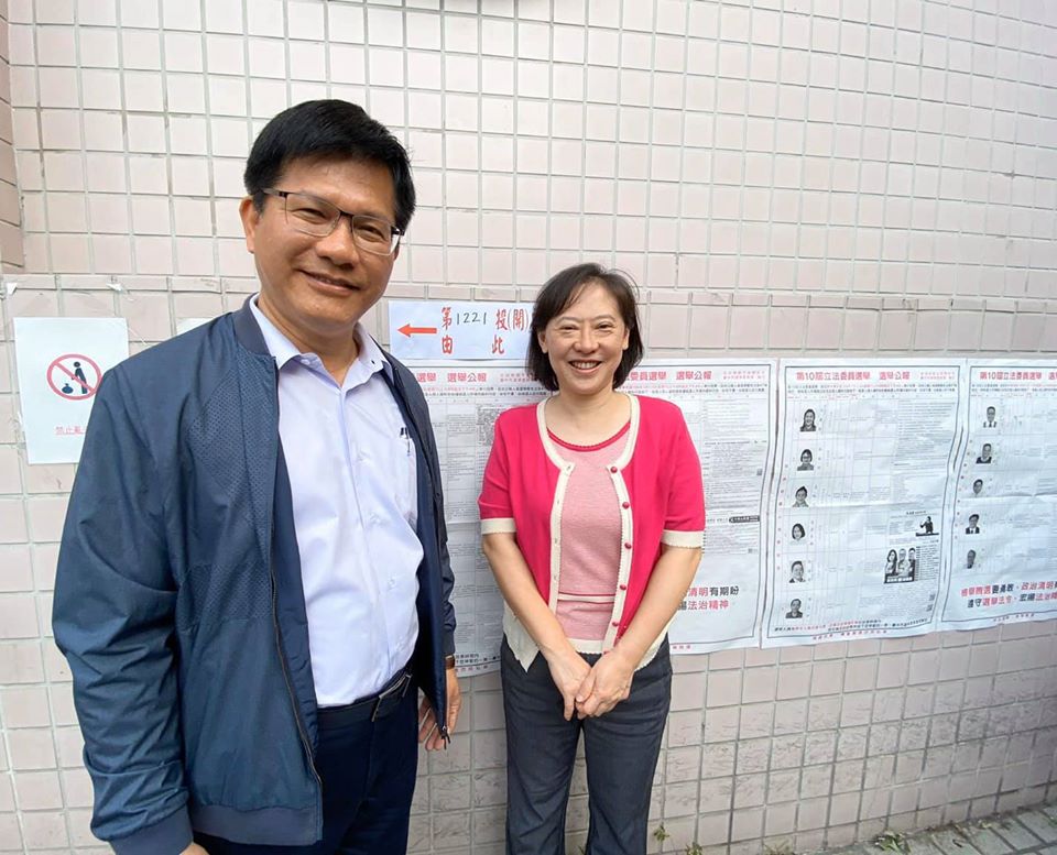 今（11）日是2020總統暨區域立委選舉投票日，交通部長林佳龍也一早就到投票所行使公民權利 圖：取自林佳龍粉絲專頁