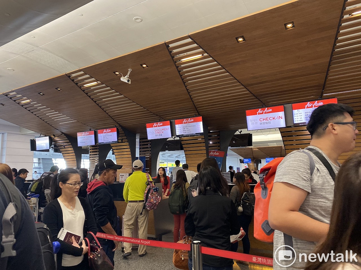 疾管署再次呼籲，接近春節旅遊旺季，返國入境14日內如出現發燒或類流感症狀，應主動告知航管檢疫人員，依指示配戴口罩就醫(圖為機場示意圖) 圖：閻芝霖/攝