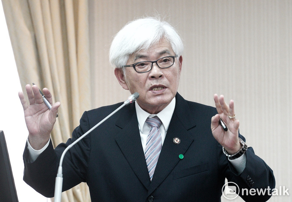 中選會主委李進勇在立院內政委員會備詢。 圖：張良一/攝