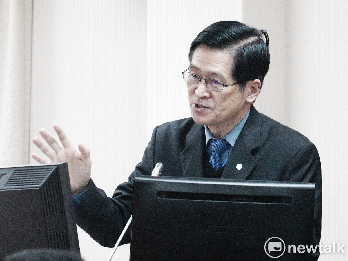 國防部長嚴德發在立院外交及國防委員會備詢。 圖：張良一/攝