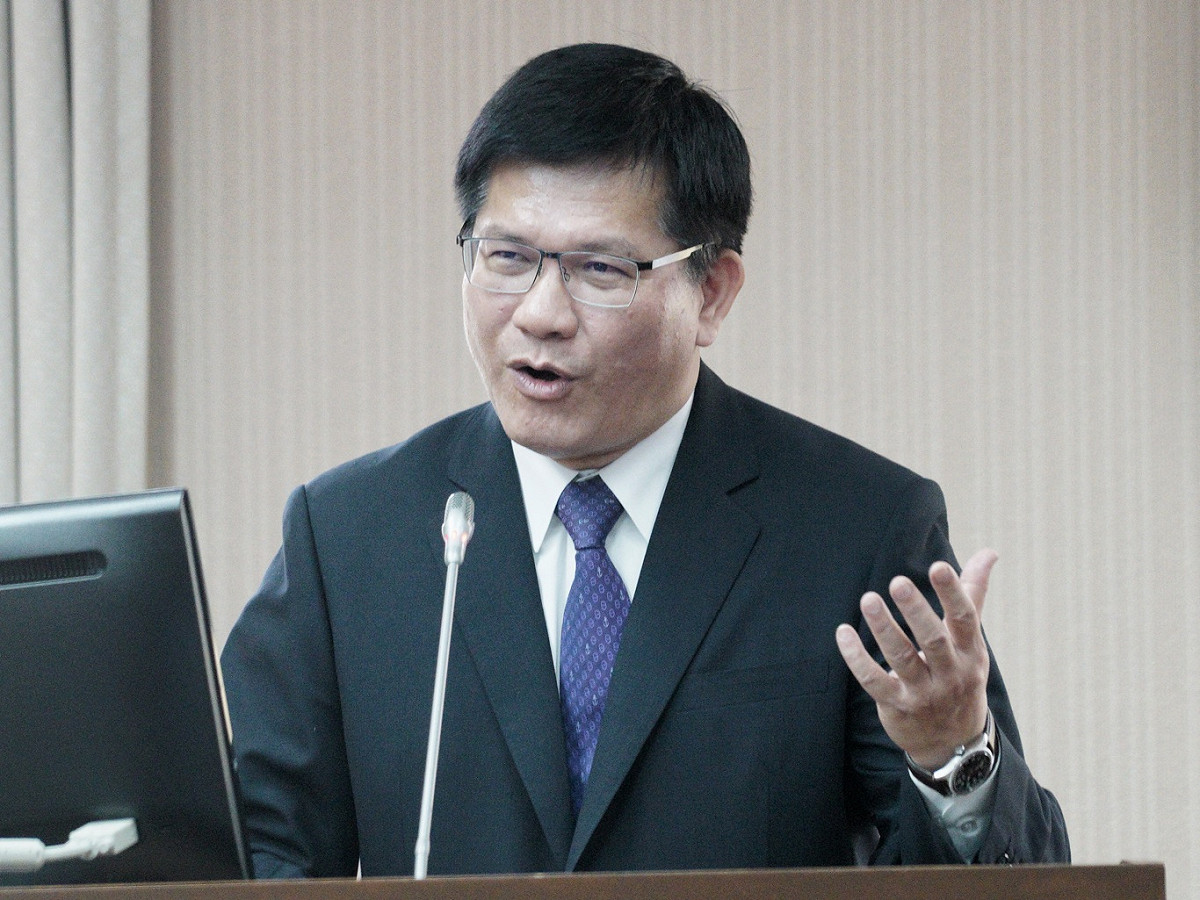 林佳龍表示，旅行業、導遊、領隊等行業的補助方案已經出爐，預計未來2周內可陸續辦理。 圖：張良一/攝（資料照）
