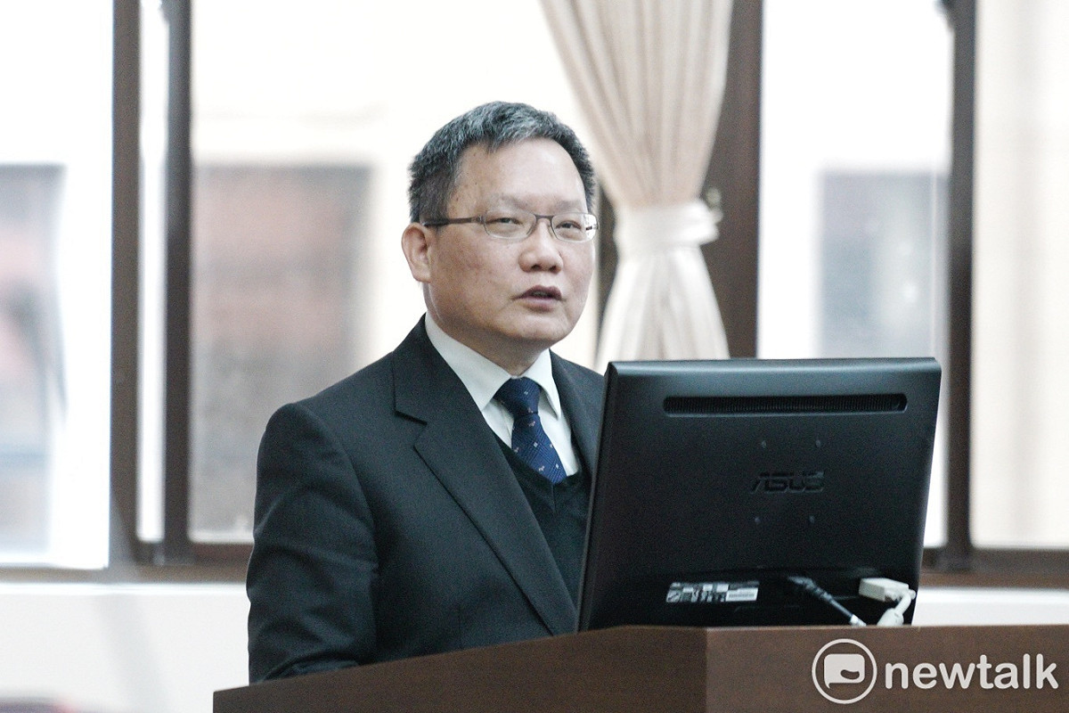 財政部長蘇建榮在立院財委會備詢。 圖：張良一/攝