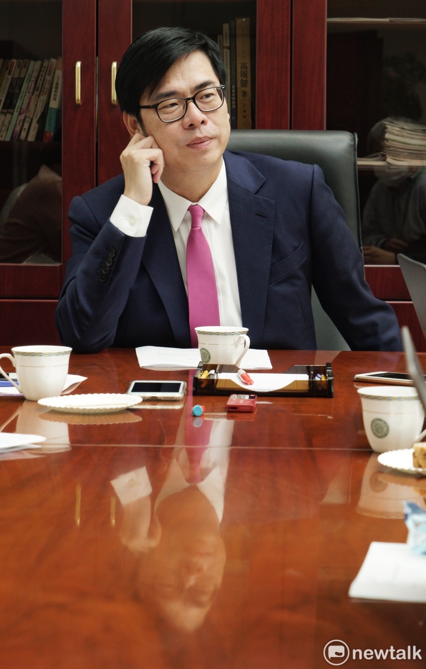 行政院副院長陳其邁接受《新頭殼》團隊專訪。 圖：張良一/攝