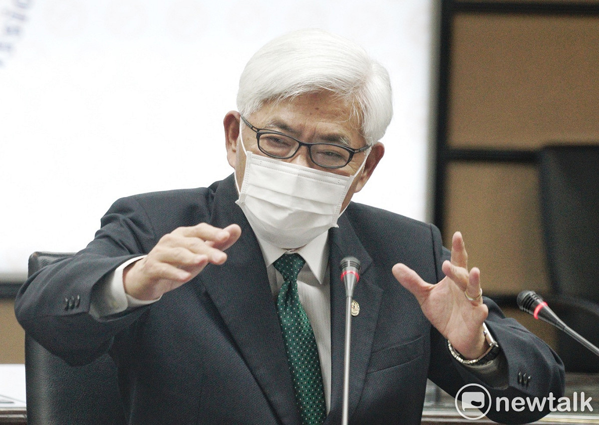 中選會主委李進勇舉行「高雄市第三屆市長韓國瑜罷免案公告」記者會。 圖：張良一/攝