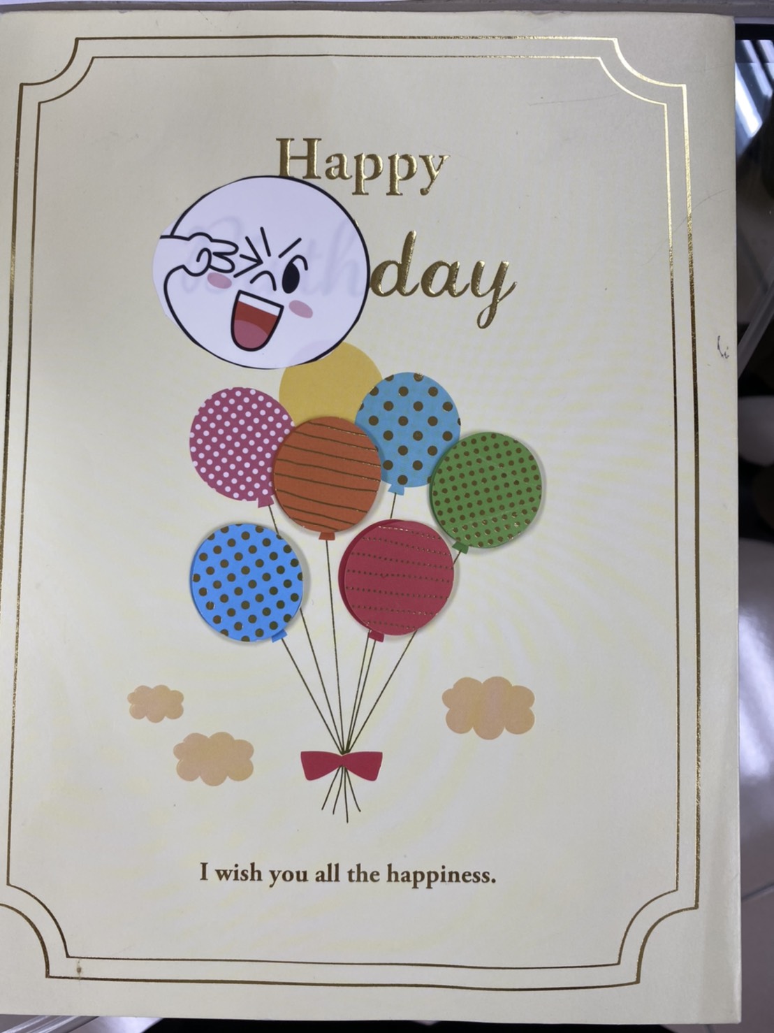 中央流行疫情指揮中心指揮官陳時中今（13）日在記者會上和大家分享他近期收到的一對姐妹送的卡片及禮物 圖：中央流行疫情指揮中心/提供