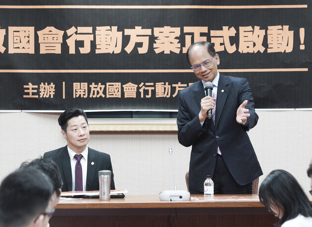 立法院長游錫堃出席由立委林昶佐舉辦的「開放國會行動方案」啟動記者會。 圖：張良一/攝