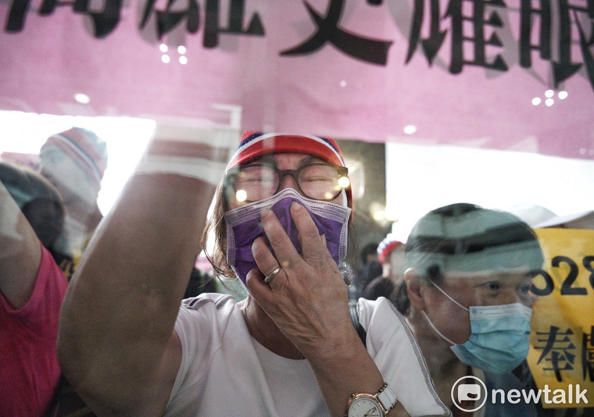 韓國瑜罷免案過門檻，韓粉淚崩。 圖：張良一/攝