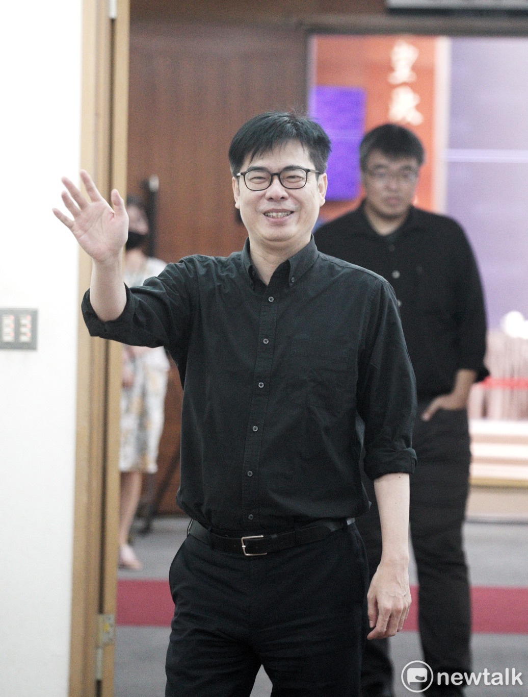 辭去行政院副院長一職，參加高雄市長補選的陳其邁，今天上午和主跑行政院的媒體記者告別。 圖：張良一/攝