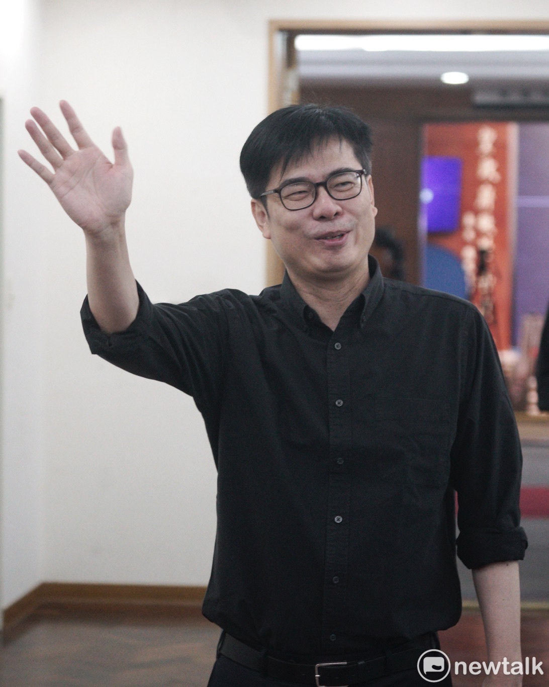 辭去行政院副院長一職，參加高雄市長補選的陳其邁，上午和主跑行政院的媒體記者告別。 圖：張良一/攝